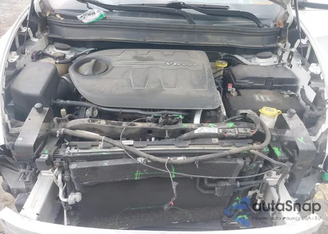 2015 Jeep Cherokee Latitude из США, поврежденный, VIN 1C4PJMCS6FW635486